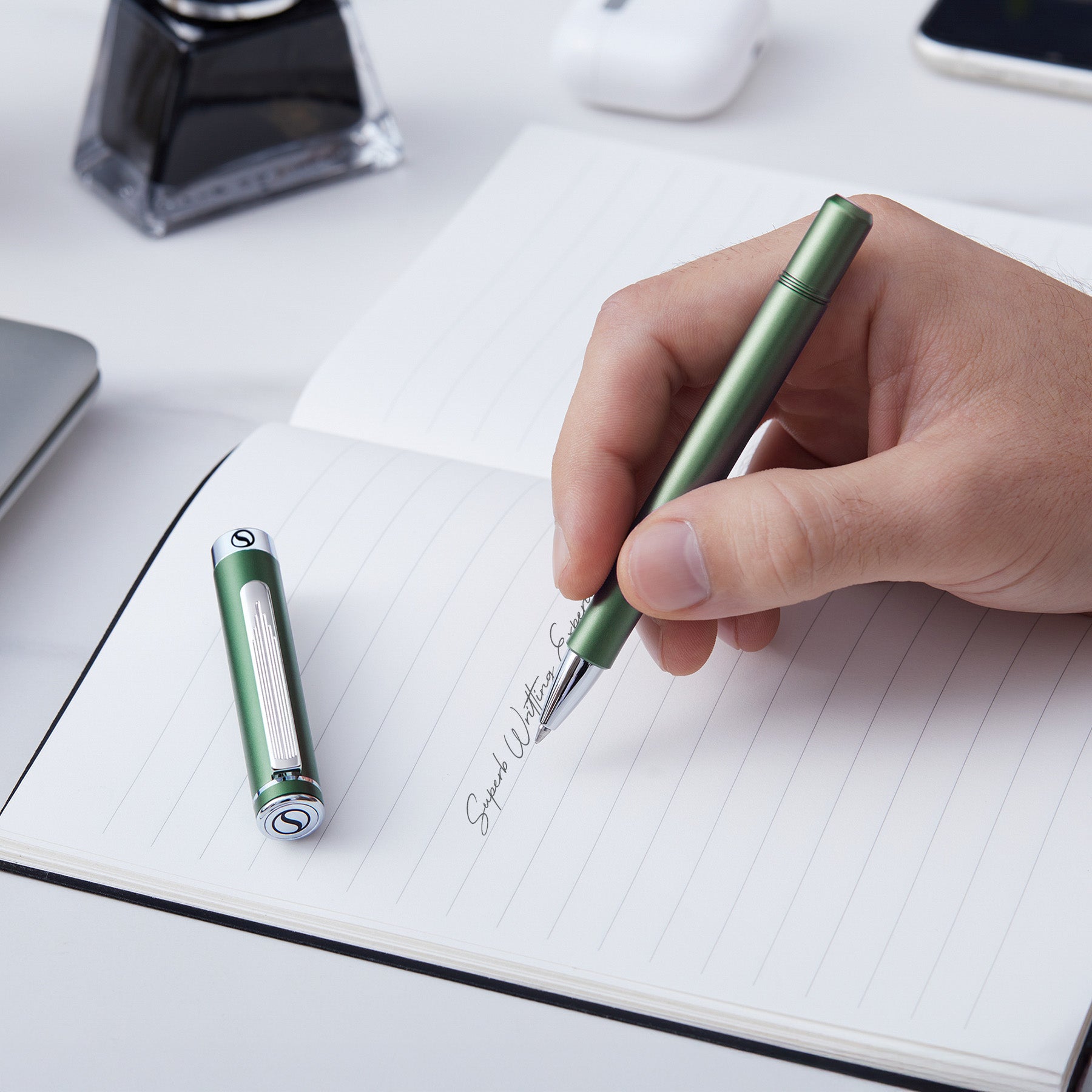 Stylo roller de luxe Scriveiner EDC Green, superbe stylo de poche avec finition chromée