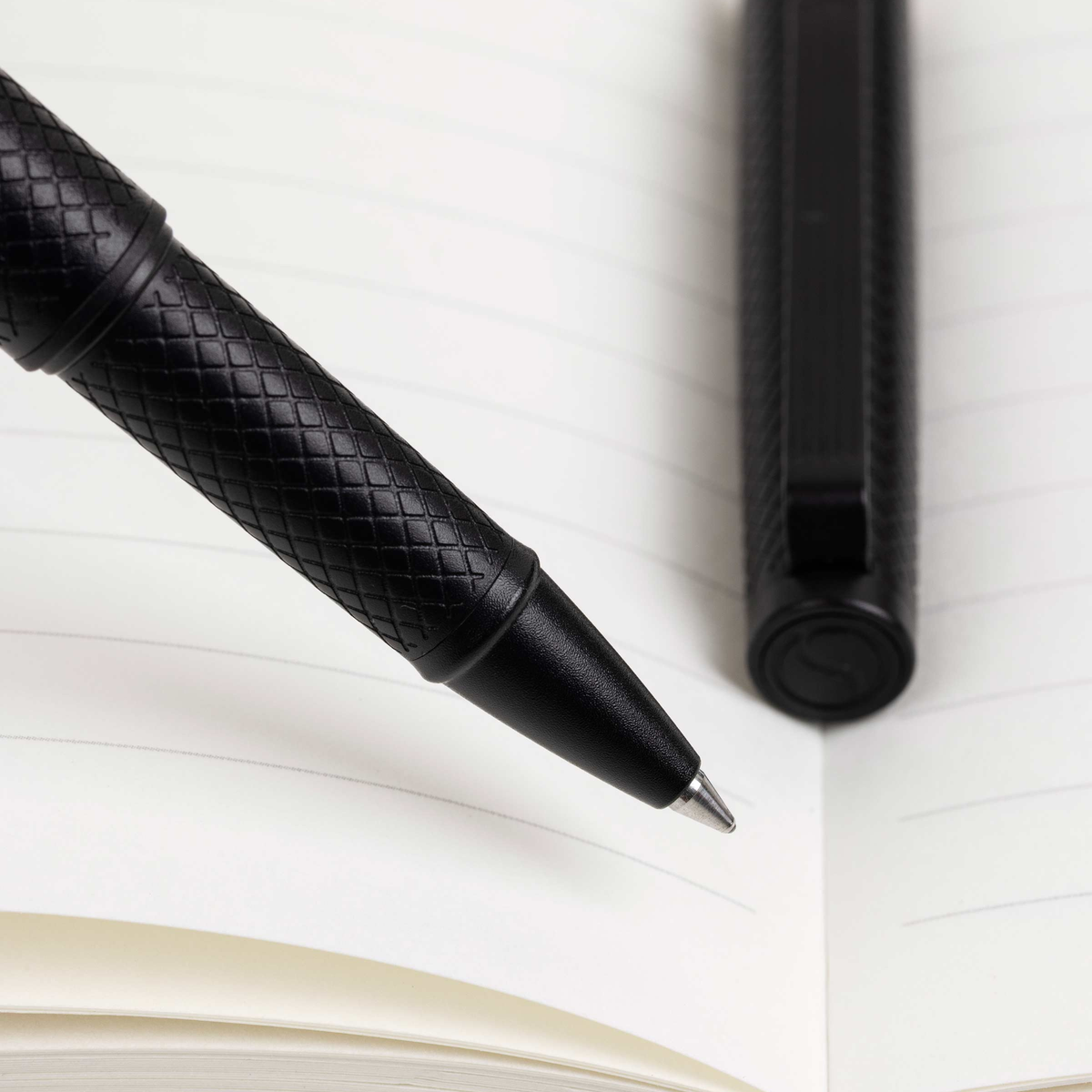 Scriveiner Premium Daily Black Carved Rollerball Pen