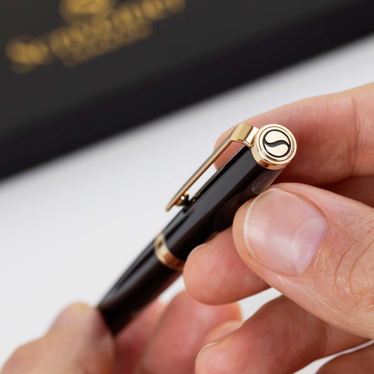 Scriveiner Premium Daily Black Gold Fountain Pen (Medium Nib)