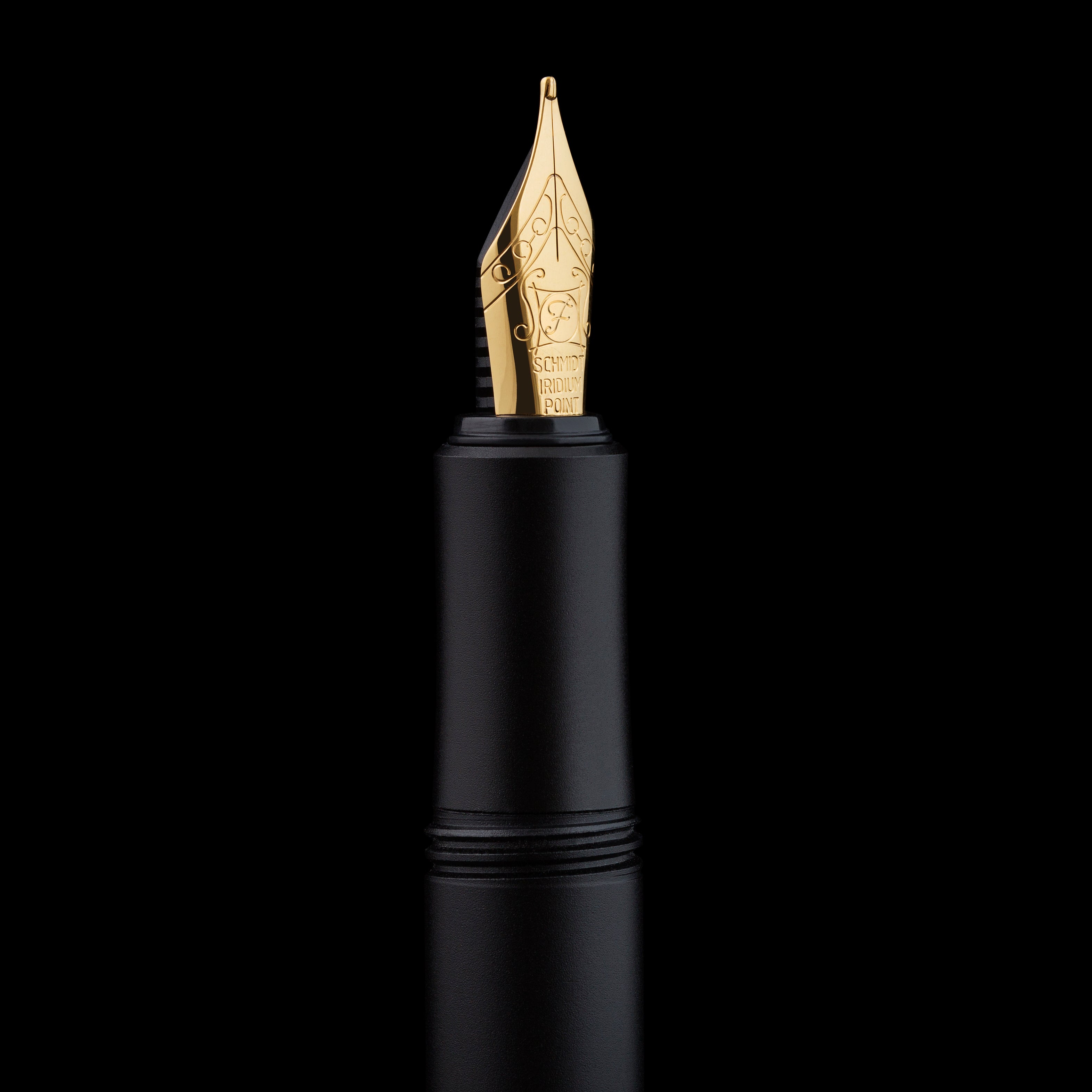 Scriveiner Luxury EDC Fountain Pen (Medium), Stunning Black Pocket Pen, Gold Finish